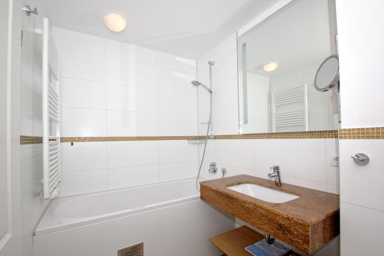 Strandnahe Fewo Mit Balkon, Gratis Nutzung Vom Ahoi Erlebnisbad Und Sauna In Sellin - Rex Rugia Fewo 30-6 洛布 外观 照片